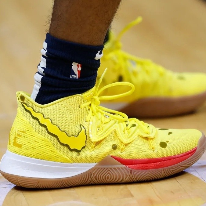 Sepatu kyrie 5 spongebob hot sale