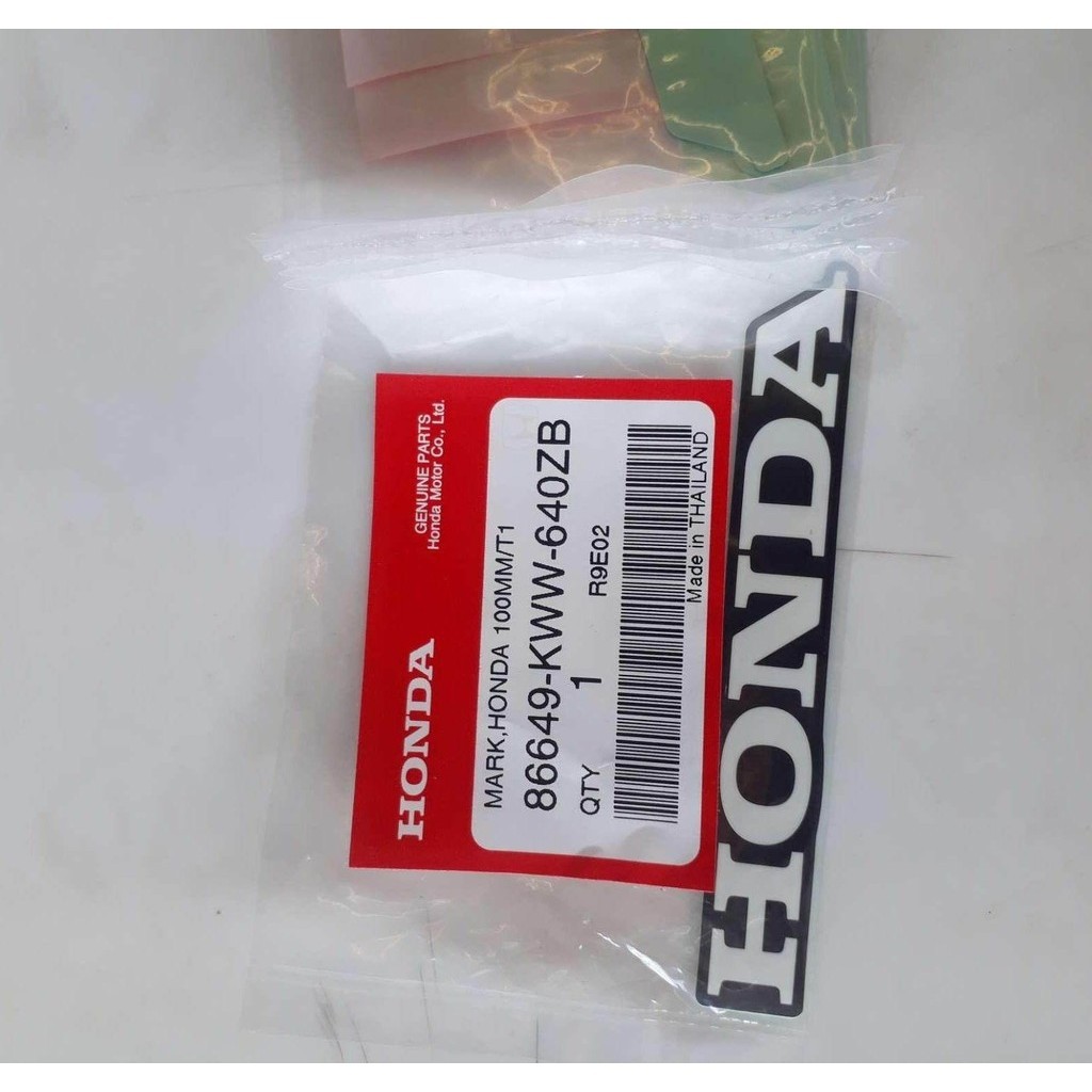 86649-KWW-640ZB/1สติ๊กเกอร์HONDAสีขาวพื้นดำ ติดฝาครอบตัวถังแท้100mm