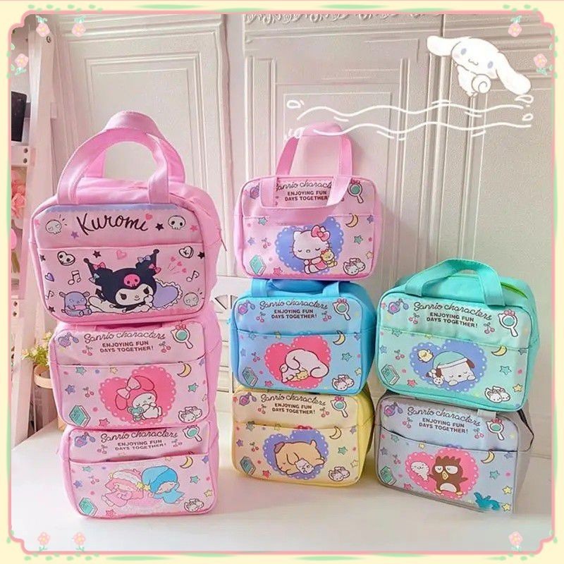 40 สไตล์กระเป๋าถือหนัง PU Sanrio การ์ตูน Hello Kitty Kuromi Cinnamoroll Melody ถุงอาหารกลางวันความจุขนาดใหญ่กระเป๋าจัดระเบียบหลายช่องกระเป๋าของขวัญเด็กผู้หญิง 【sunny】