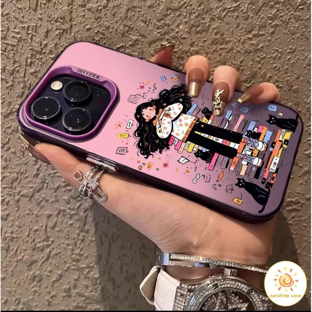 เคสโทรศัพท์ปุ่มโลหะสไตล์สาวผมหยิกสีดำสุดเท่ ไอโฟน11 For iPhone12 13 14 15Pro MAX X XS XR XS 6 7 8Plus SE2020 เคสโทรศัพท์