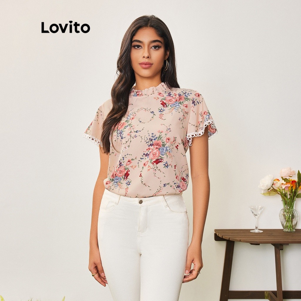Lovito เสื้อเบลาส์ผู้หญิง ลายดอกไม้ แต่งระบาย สไตล์ลำลอง LBA05113 (สีชมพู)