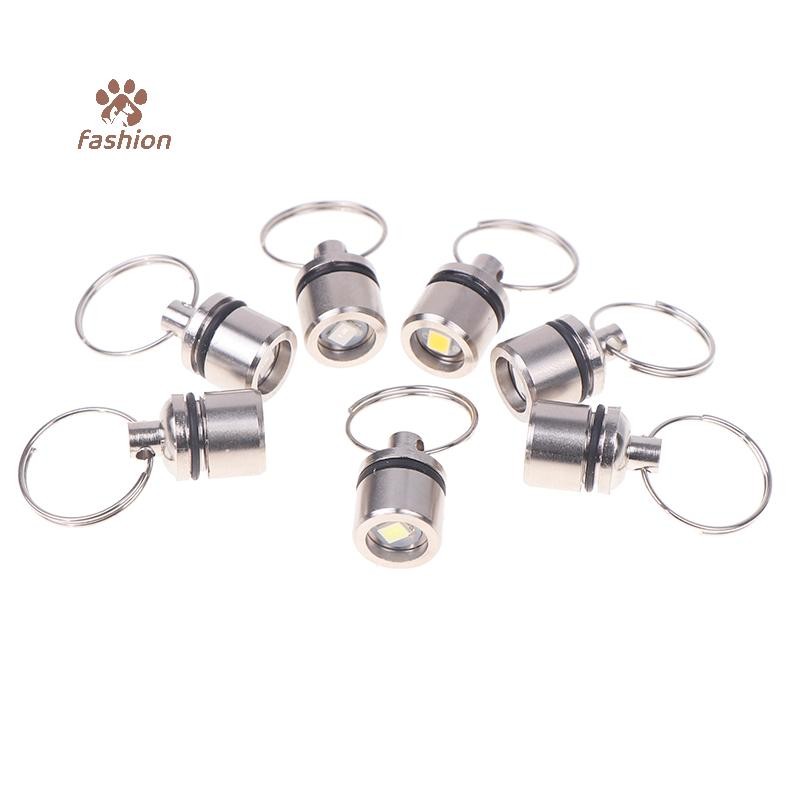 [แฟชั่น] 2 ชิ้น Mini LED Light Key Chain Luminated พวงกุญแจจี้สีสัน Mini ไฟอิเล็กทรอนิกส์พวงกุญแจไฟฉายโคมไฟพวงกุญแจ {TH}