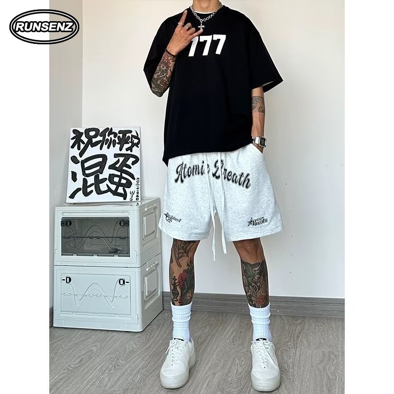 กางเกงวอร์มขาสั้น ขาห้าส่วน ทรงหลวม ขนาดใหญ่ พิมพ์ลายตัวอักษร แฟชั่นสําหรับผู้ชาย ไซซ์ M - 8XL