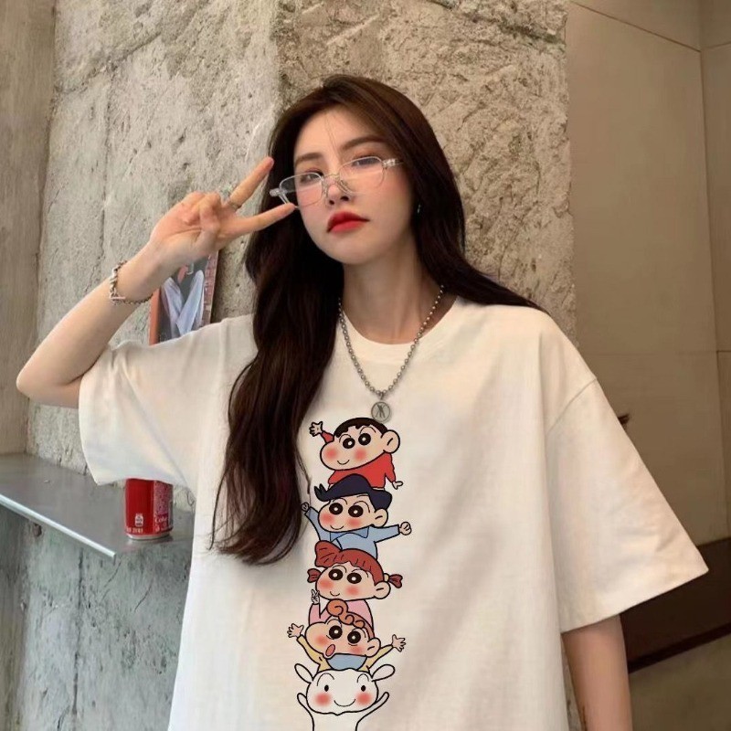 เสื้อยืดแขนสั้น พิมพ์ลายการ์ตูนชินจัง ทรงหลวม สไตล์ฮาราจูกุ แฟชั่นคู่รัก สําหรับผู้หญิง