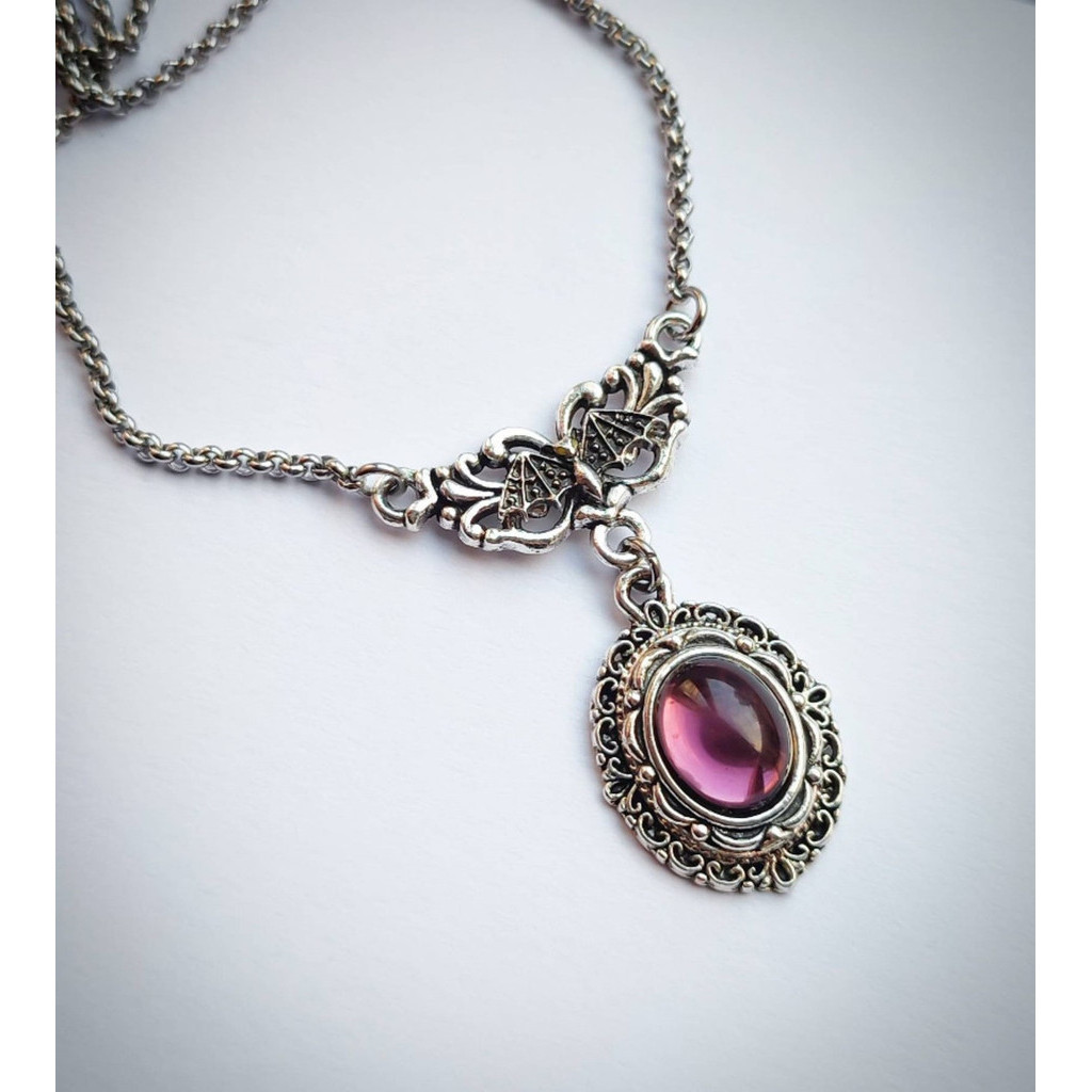 Victoria Fashion Retro Pattern สร้อยคอค้างคาวอัญมณีสีม่วงอินเทรนด์ Clavicle Niche Design จี้จี้หญิง