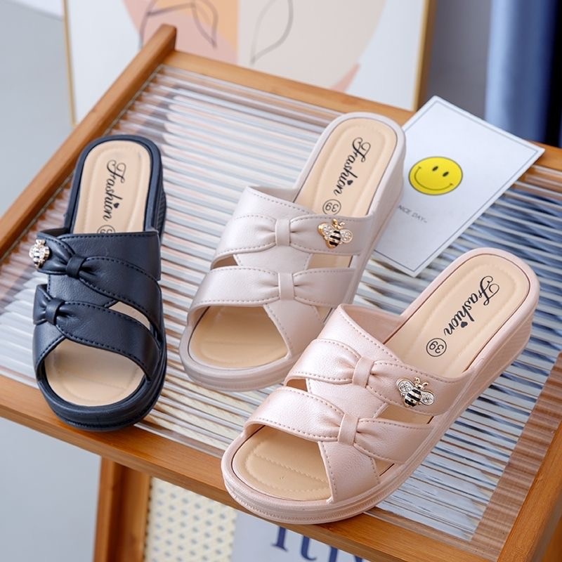 go🚚รองเท้าแตะ ผู้หญิง เสริมส้น5ซม. เพิ่ม1เบอร์ แฟชั่น กันลื่น ใส่สบาย น้ำหนักเบา นำเข้าราคาถูก A-059