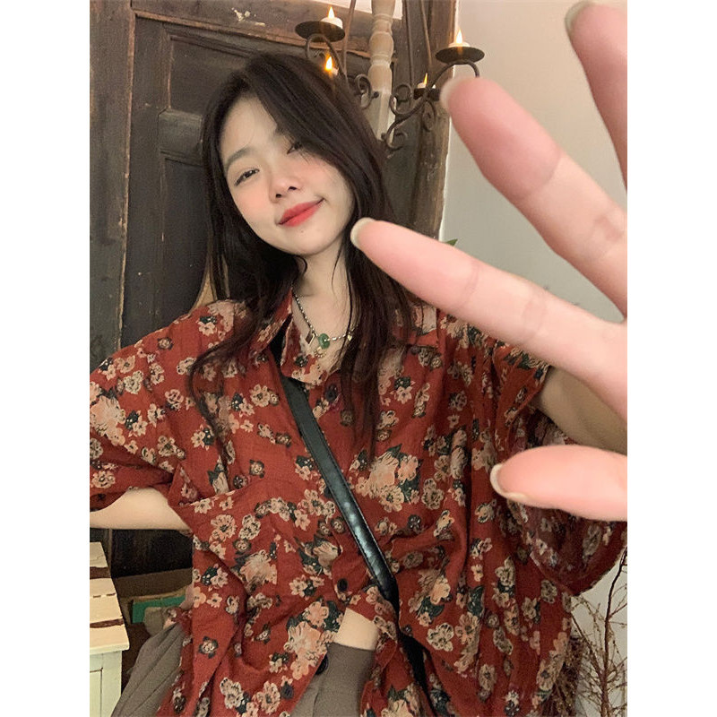 ฤดูร้อน อเมริกัน ย้อนยุคสไตล์ฮ่องกง เดรสลำลองลายดอกไม้สไตล์ทั้งตัว เสื้อเชิ้ตแขนสั้นชายและหญิง เทรนด์จีน
