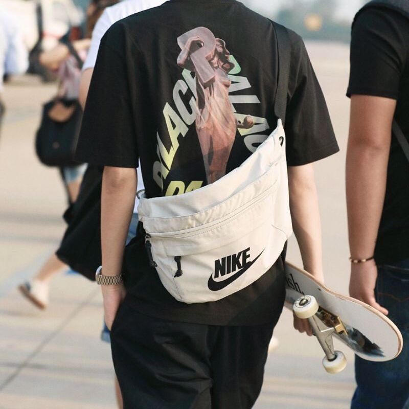 Nike กระเป๋าคาดเอวกีฬาสำหรับผู้ชายและผู้หญิงกระเป๋าคาดหน้าอกกระเป๋าสะพายนักเรียน Wang Yibo สไตล์เดี