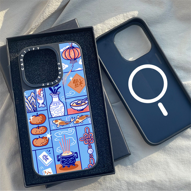 Casetify X เคสโทรศัพท์มือถือแบบกระจกแข็ง ลายกราฟฟิตี้ โลโก้แกะสลัก สีดํา และสีเงิน พร้อมกล่อง สําหรับ Apple IPhone 15 14 13 12 Pro Max