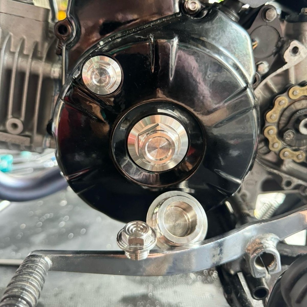 น็อตอุดจานไฟ แบบหลบประคองข้อเหวี่ยง สำหรับ W125(2005-2022) มี2ลาย รถเดิมๆก็ใส่ได้