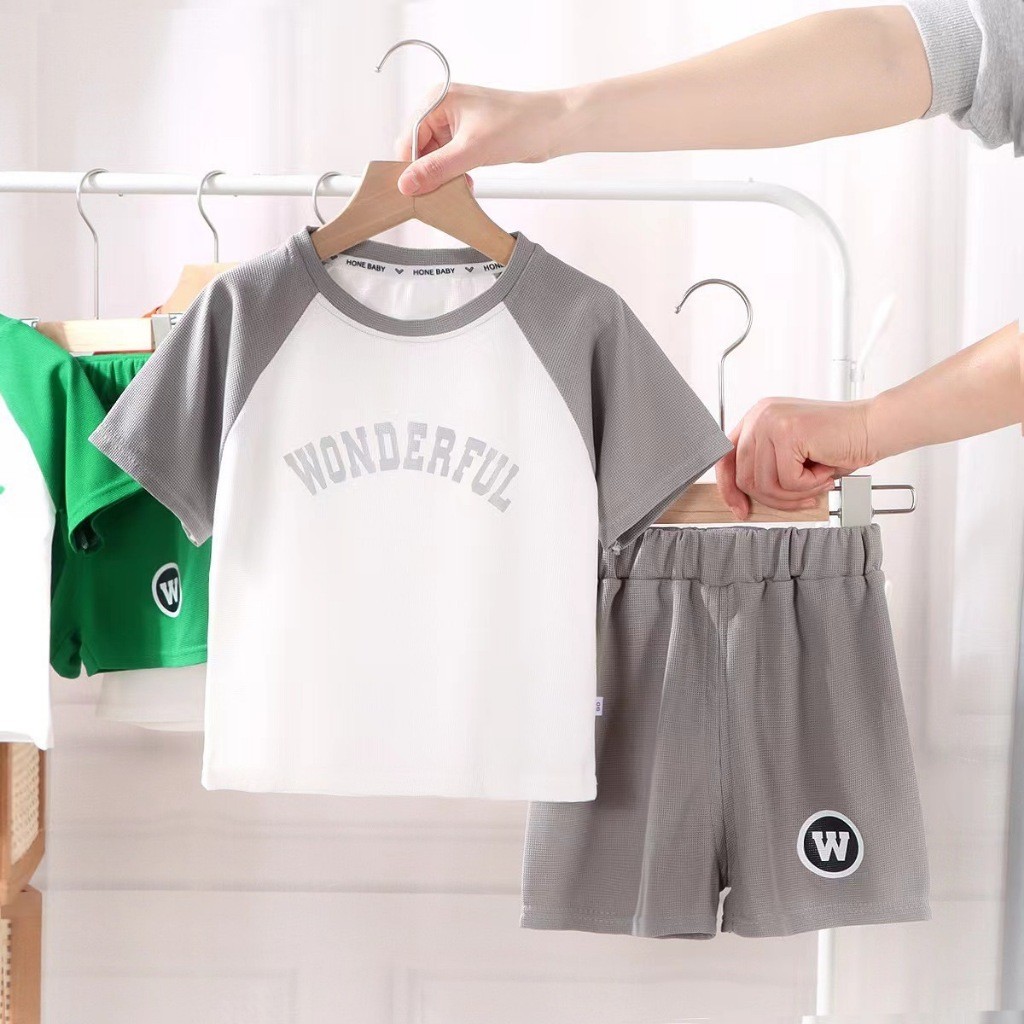 พร้อมส่ง ชุดเสื้อยืด แขนสั้น กางเกงขาสั้น แบบบาง แฟชั่นฤดูร้อน ได้ทั้งเด็กหยิงเด็กชาย