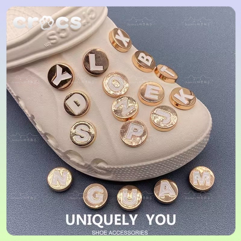 Crocs jibbitz ตัวอักษรโลหะ DIY jibbitz crocs jibits crocs crocs charm crocs ชุด DIY อุปกรณ์เสริม