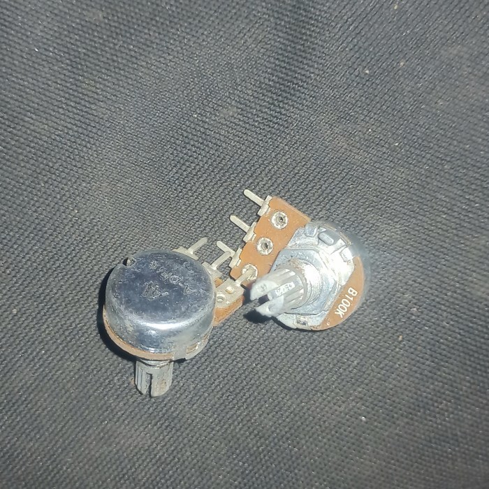 Potentio mono 100k เพลาหมุนสั้นเมตร B100K 104 B104 A PLUS APLUS F F F F ขวดอิเล็กโทร 2