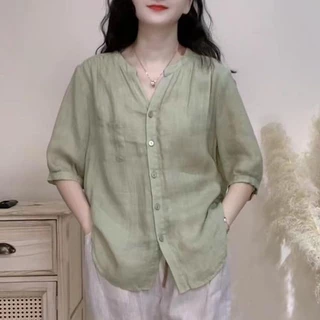 เสื้อเชิ้ตผ้าลินินลายทแยงคอวีสีทึบทรงหลวมไซส์ใหญ่สำหรับฤดูร้อนเสื้อเชิ้ตตัวเล็กสไตล์ตะวันตกแขนยาวห้าส่วนสำหรับผู้หญิง