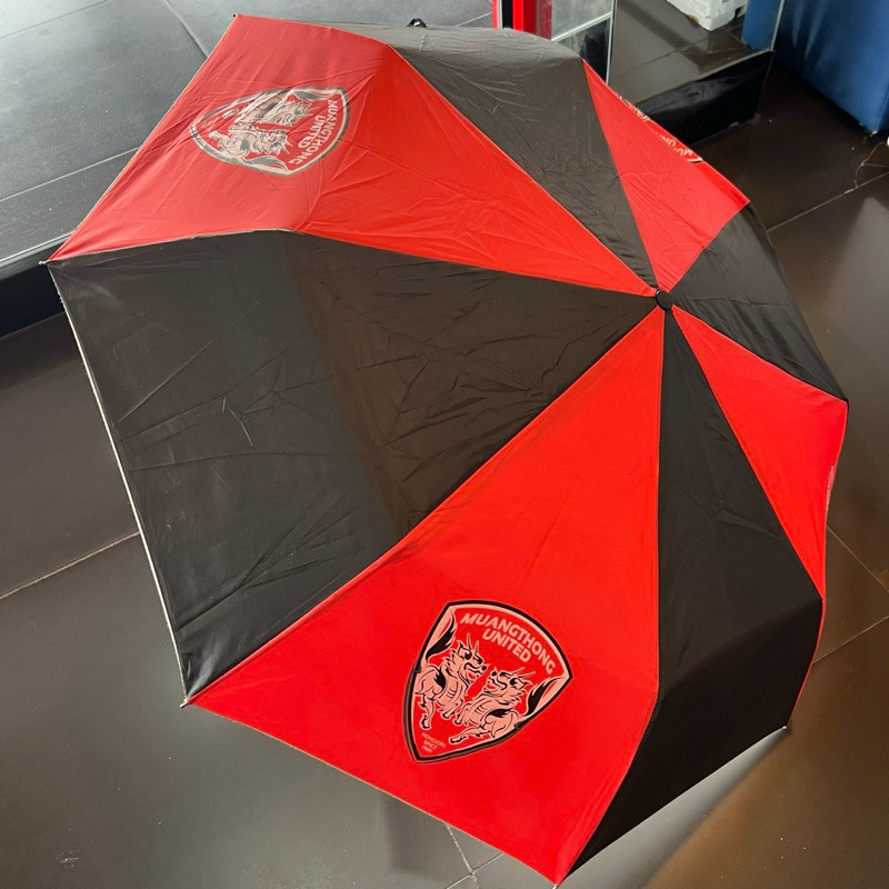 ร่มเมืองทองยูไนเต็ด สีแดง-ดำ ของแท้จากสโมสร MUANGTHONG UNITED