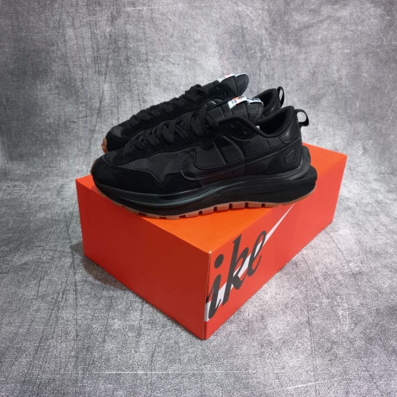 Sacai X Nike Vaporwaffle Black Gum\