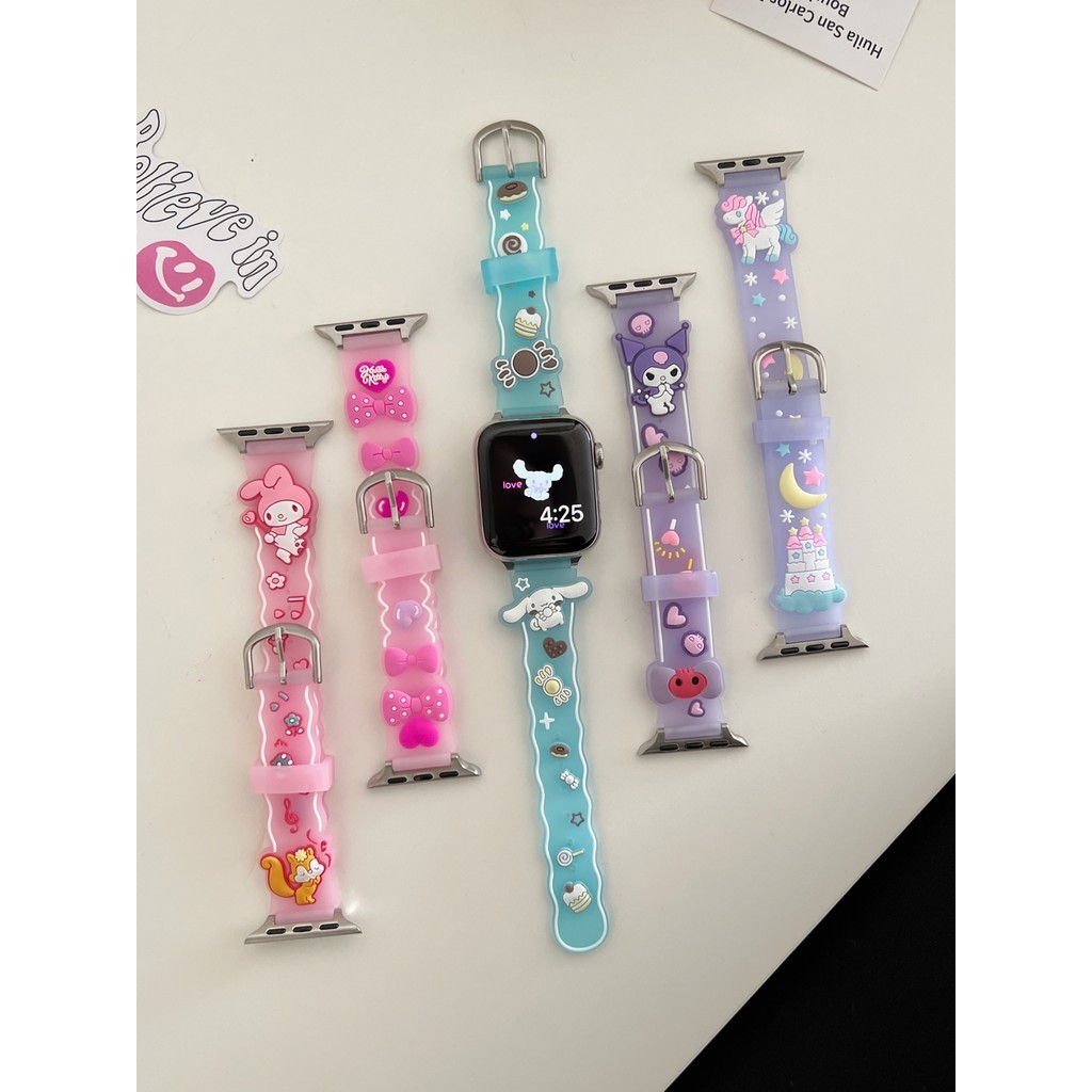 สายนาฬิกาข้อมือซิลิโคน ลายการ์ตูน Kuromi Melody Cinnamoroll สําหรับ Apple Watch Series 9 8 7 6 SE 5 4 3 2 1 iWatch Ultra 2 Correa