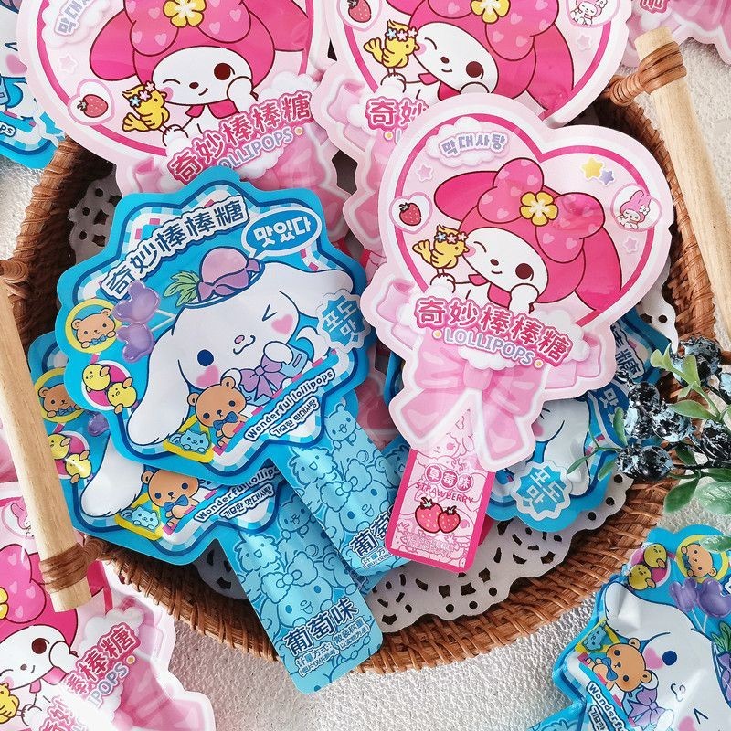 การ์ตูนการ์ตูน Melody Cinnamon Dog Miracle Lollipop สตรอเบอร์รี่รสองุ่นขนมจํานวนมากของขวัญคืนขนม Mel