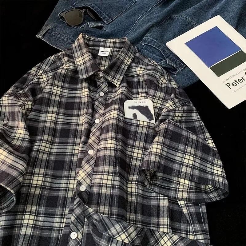 เสื้อเชิ้ตแขนสั้นลําลอง ทรงหลวม ลายสก๊อต แฟชั่นฤดูร้อน สไตล์ฮ่องกง สําหรับผู้ชาย ราคา ถูกที่สุด ดีลบีเคเค แกลเลอรีภาพที่ 5