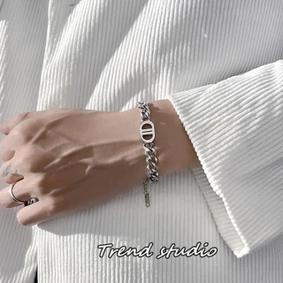 สายรัดข้อมือ DD ทันสมัย ​​ทำจากเหล็กไทเทเนียมและจะไม่ซีดจาง ชุดสร้อยคอเข้าชุด. ซีรี่ส์สร้อยข้อมือชนิดเดียวกัน