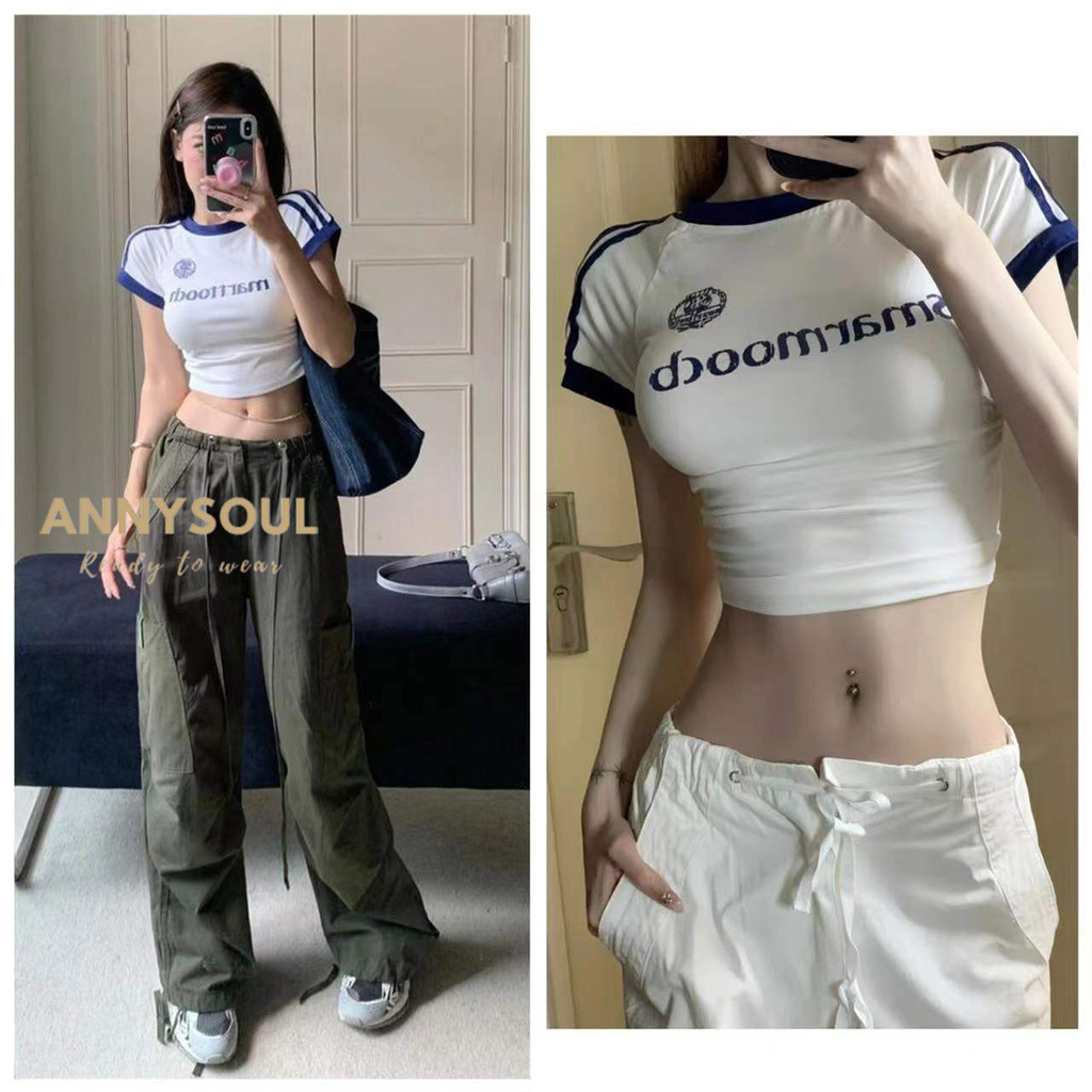เสื้อครอปแขนสั้นงานตีเเถบ ทรงสลิมฟิต พิมพ์ลาย