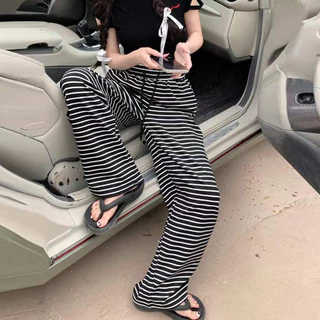 กางเกงแบบเกาหลีสไตล์นอนหยิก ลายลายขาวดำ ผ้านุ่มละมุน สวมใส pants