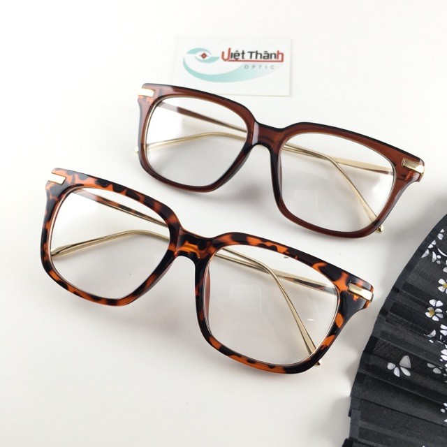 5011- อืม กรอบแว่นตาทรงสี่เหลี่ยมใหญ่ขาทองสําหรับผู้ชายและผู้หญิงเพื่อให้สายตาสั้นได้ตามต้องการ 5011