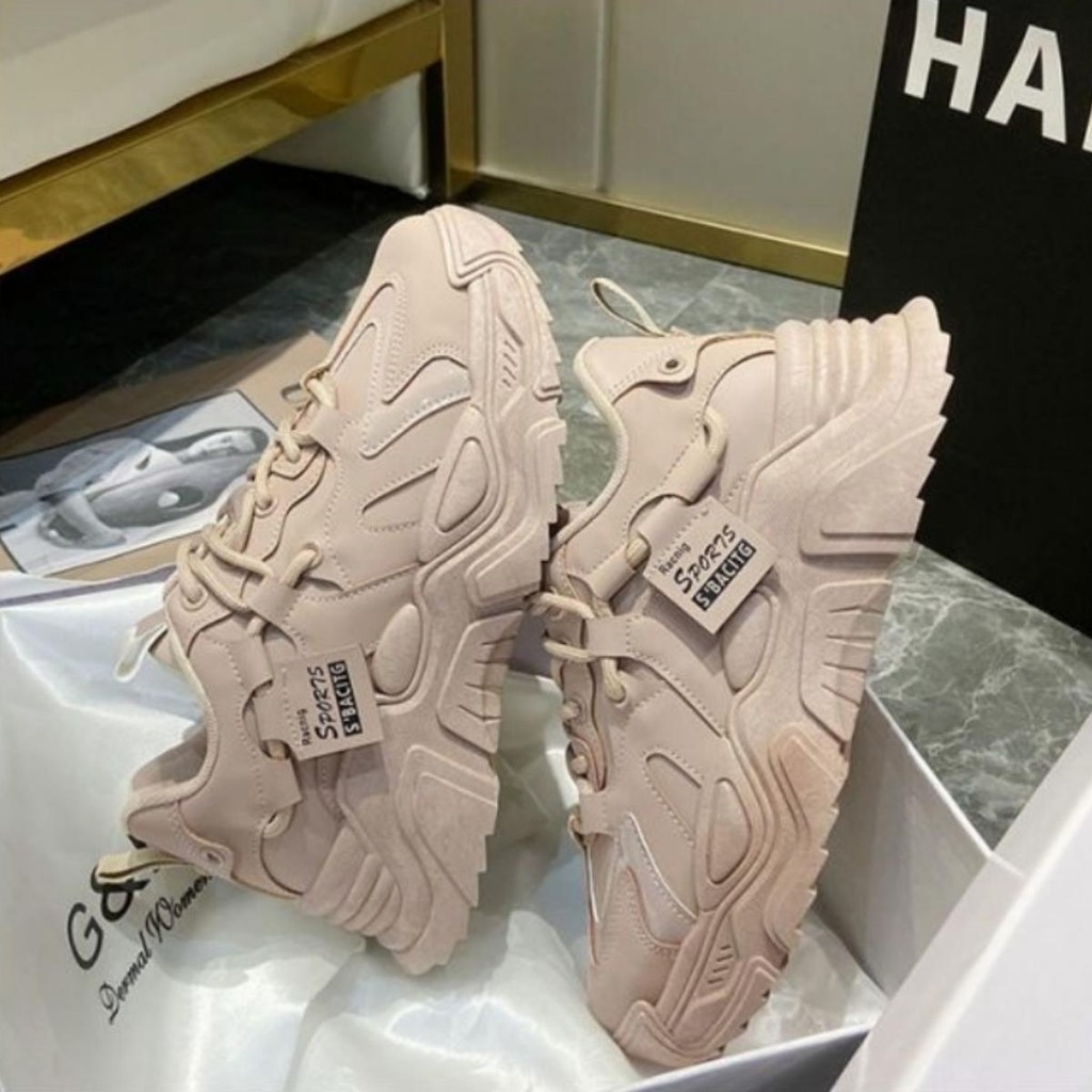 (พร้อมส่งจากไทย ) 2025NEW รองเท้าผ้าใบผู้หญิง สไตล์เกาหลีสุดฮิต รองเท้าผ้าใบส้นหนา รองเท้าแฟชั่น สวมใส่สบาย