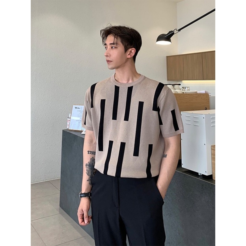 2024 ฤดูร้อน Textured ลายบล็อกสีรอบคอครึ่งแขนถักเสื้อยืด Street Wear Men Casual Fit หล่อ