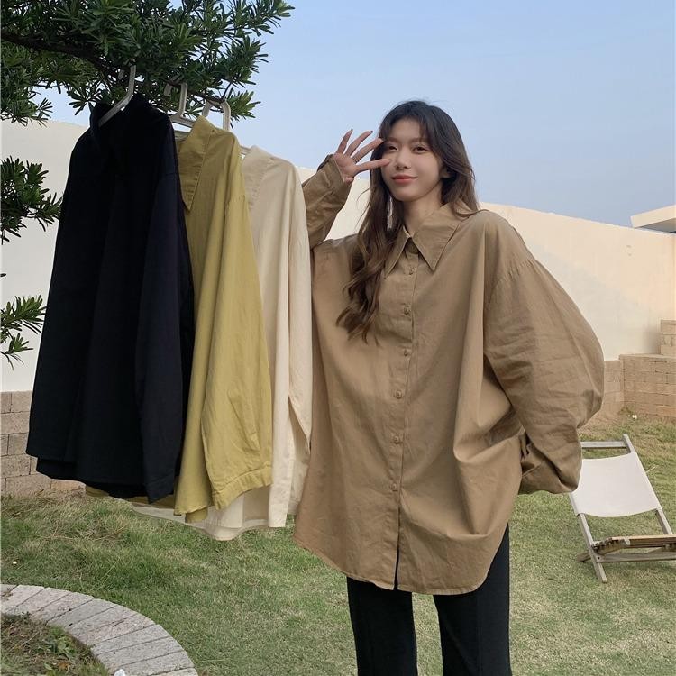 🌻Grace🌻เสื้อแขนยาว เสื้อโปโลกันแดดสไตล์เกาหลี เสื้อเชิ้ตผู้หญิงลำลองฤดูร้อน สีทึบเสื้อบางหลวม W405