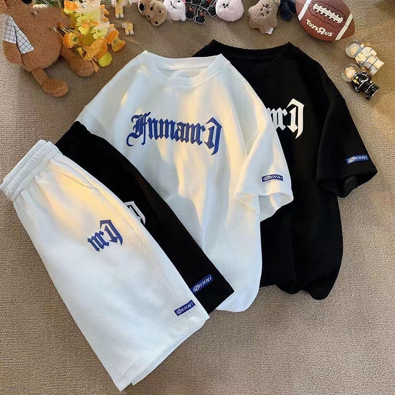 KK เสื้อเซ็ตผู้ชาย เสื้อผู้ชาย กางเกงขาสั้นผู้ชาย (เสื้อ+กางเกงขาสั้น) ดีไซน์เก๋ ขนาดมาตรฐาน TZ06
