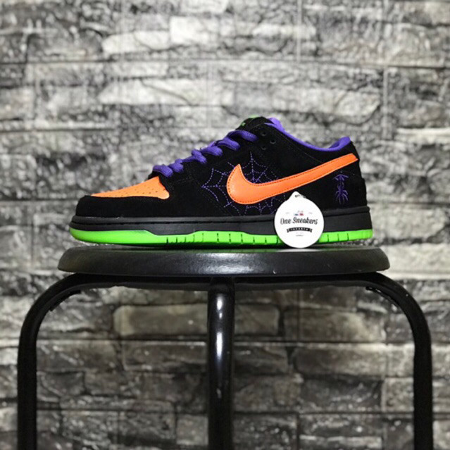 NIKE SB DUNK LOW x HALLOWEEN NIGHT OF MISCHIEF  เป็นต้นฉบับ