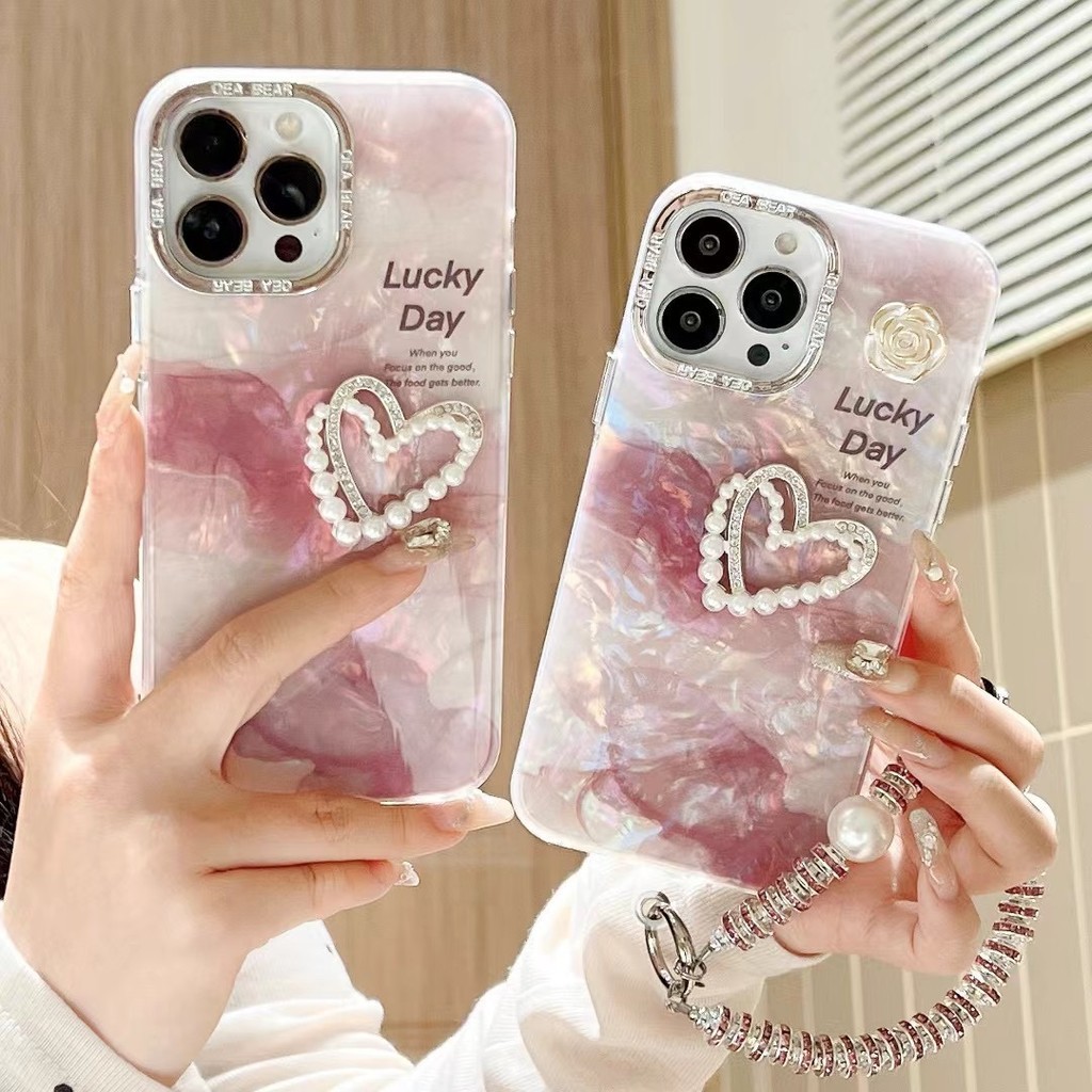 Handmade Pearl Heart Lucky Day พร้อม Pearl Chain เคสโทรศัพท์สําหรับ iPhone 17ProMax 16 15 14 ProMax 14 Pro 13 ProMax 12 Pro Max 11 Drop-Resistant