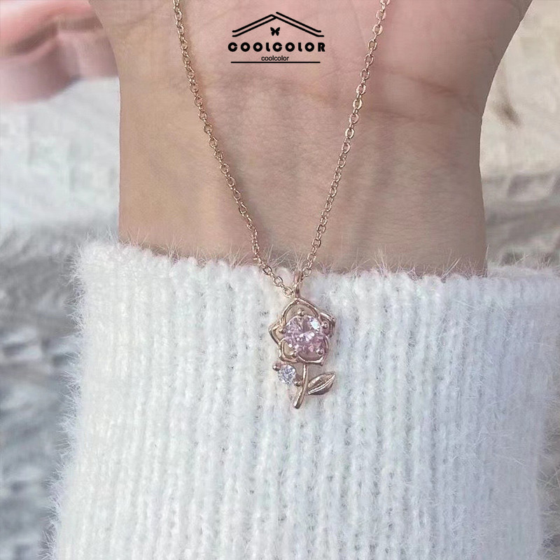 ในไทยCOD✨สร้อยคอเพชรสีชมพูกุหลาบสไตล์อ่อนโยนหวานโซ่ไหปลาร้าแสงหรูหรา Niche สร้อยคอสำหรับสุภาพสตรีcoolcolor.TH