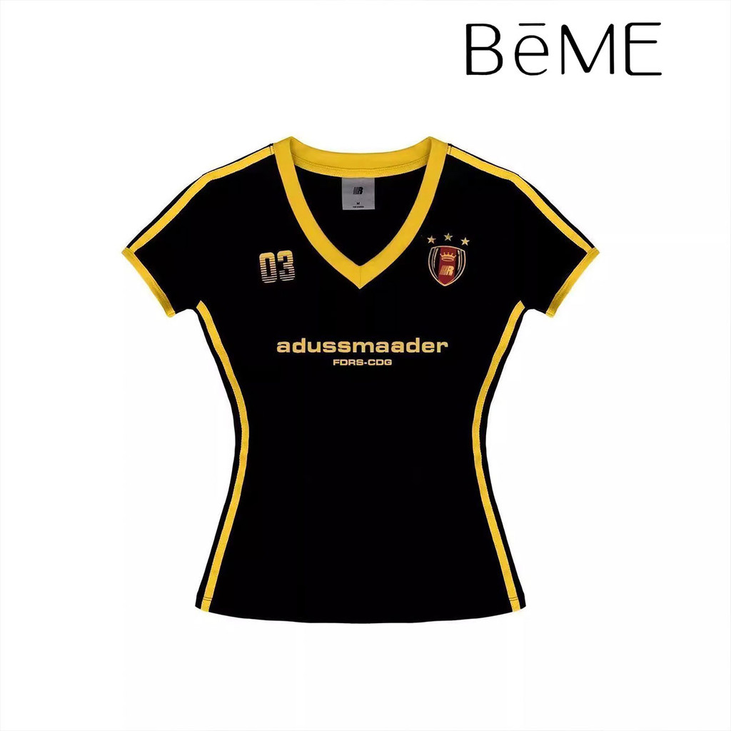 เสื้อยืดคอวีแขนสั้น ทรงเข้ารูป ใส่สบาย