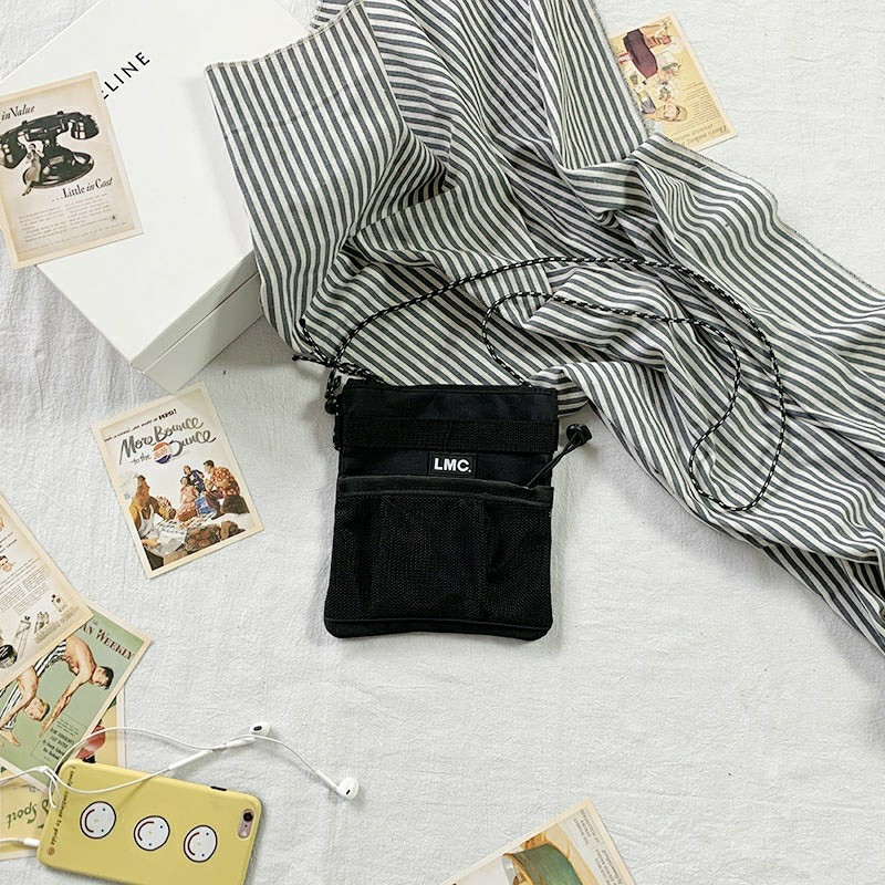 พร้อมส่งจากไทยราคาต่ำสุดLMC เกาหลีตาข่าย Messenger กระเป๋ากไหล่กระเป๋าโทรศัพท์มือถืะเป๋าน้ำหนักเบาก