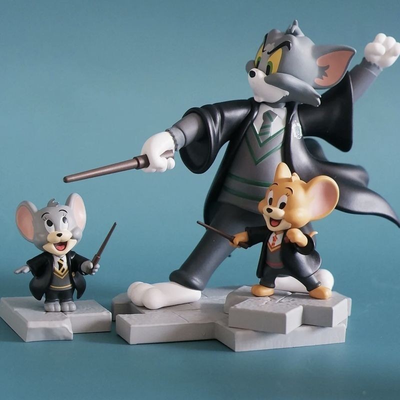 Tom and Jerry Warner Anniversary Series กล่องสุ่มตุ๊กตา 52TOYS