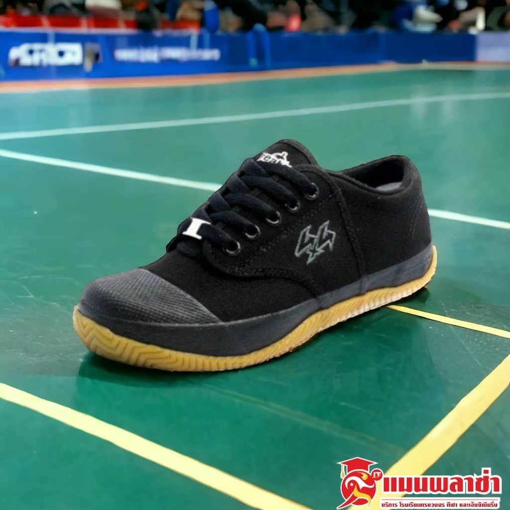 รองเท้าผ้าใบ Breaker รองเท้านักเรียน รองเท้ากีฬา ฟุตซอล เบรกเกอร์  รุ่น Futsal BK4