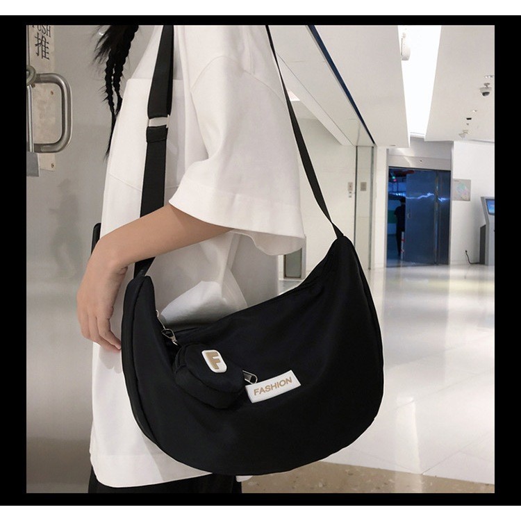 พร้อมส่ง กระเป๋าสะพายข้าง ใบใหญ่ สไตส์เท่