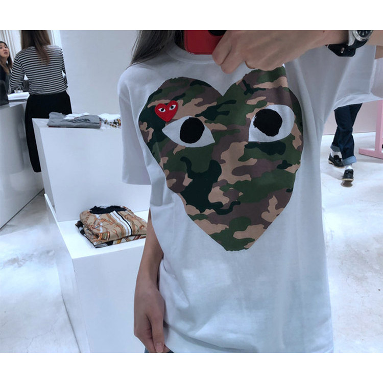 PLAY แบรนด์อินเทรนด์ใหม่ Wave Point Half Heart Camo Double Love คู่แขนสั้นชาย