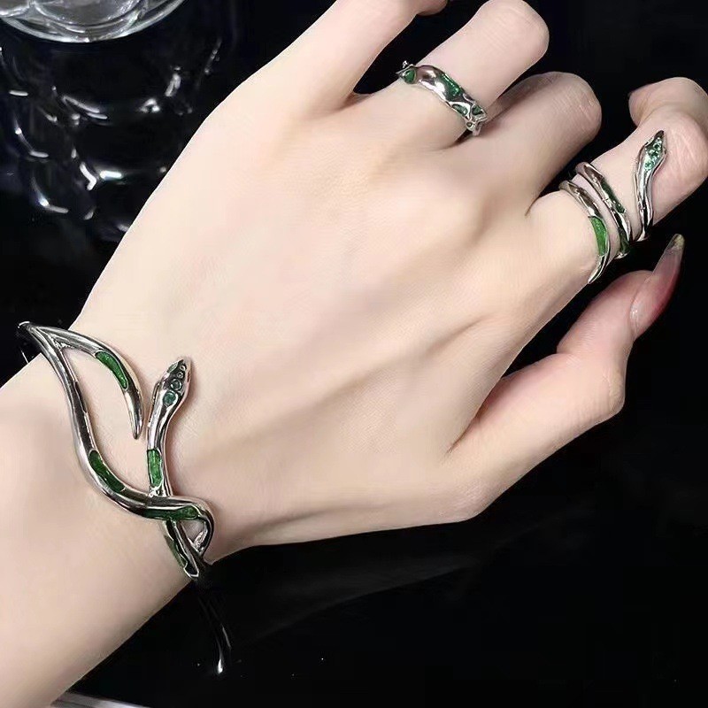 สร้อยข้อมือ จี้งู อินเทรนด์ หรูหรา สไตล์ฮิปฮอป
