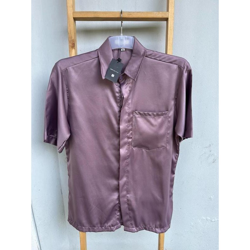 Koko ABANG MATERIAL SATIN ROBERTO แบบเต็มปุ่มแขนสั้นกระเป๋า V-NECK COLLAR ขนาด ML XL XXL ผู้ใหญ่ผู้ช