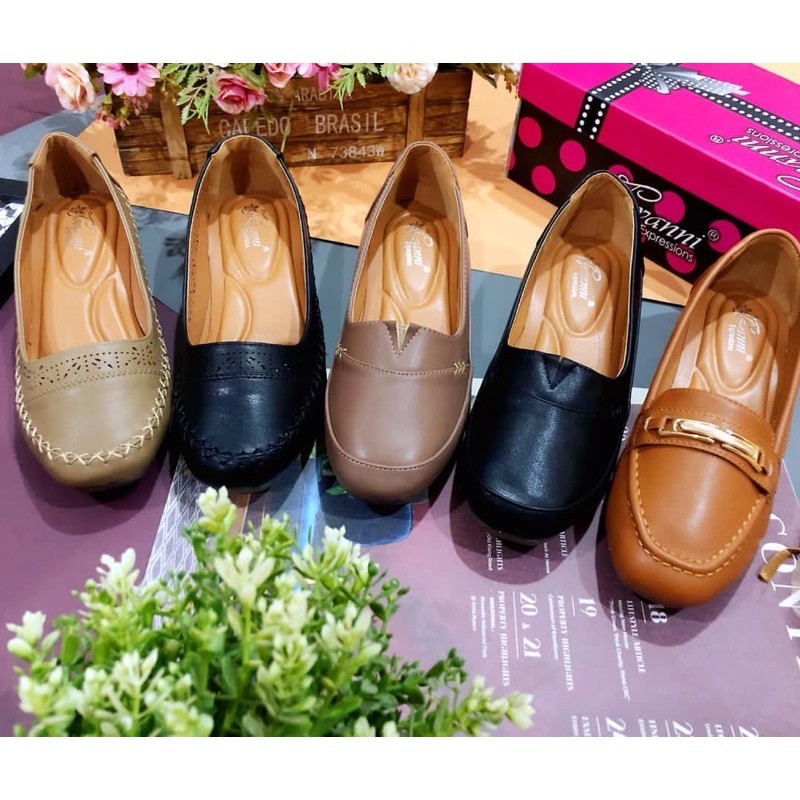 Jovanni Women Fashion Comfort Wedges Shoes / Kasut Sarung Flat Wedges Terbaru & Selesa