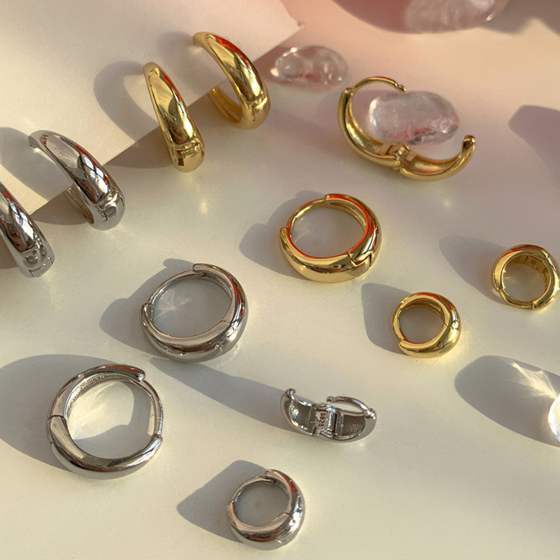 ต่างหูห่วง ชุบเงิน S925 จี้รูปกอดกว้าง สไตล์โกธิค เรียบง่าย เครื่องประดับ สําหรับผู้หญิง และผู้ชาย