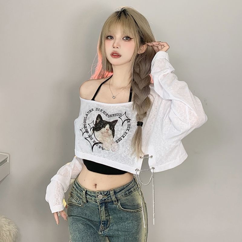 เสื้อเบลาส์แขนยาว ป้องกันแดด พิมพ์ลายแมว ทรงหลวม แต่งสายโซ่ สีโปร่งใส สีขาว แฟชั่นฤดูร้อน สําหรับผู้หญิง จํานวน สองชิ้น