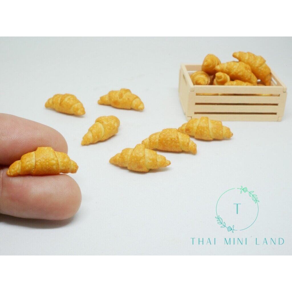 ครัวซองต์เนยสดจิ๋ว ครัวซองต์จิ๋ว ครัวซองต์ดินปั้น (ราคา/ชิ้้น) croissant ขนมจิ๋ว ครัวซองต์ ขนมปัง ขนม ขนมดินปั้น ของจิ๋ว