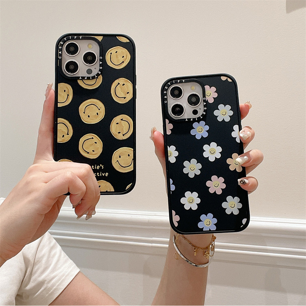 Casetifg Smile ดอกไม้รูปแบบคุณภาพสูง Matte Magnetic เคสโทรศัพท์พร้อมกล่องสําหรับ iPhone 16 13 14 15 Pro Max 16Plus ด้านข้างซิลิโคนกันกระแทกปลอก Anti Drop Frosted Hard Cover - รูปที่ 4