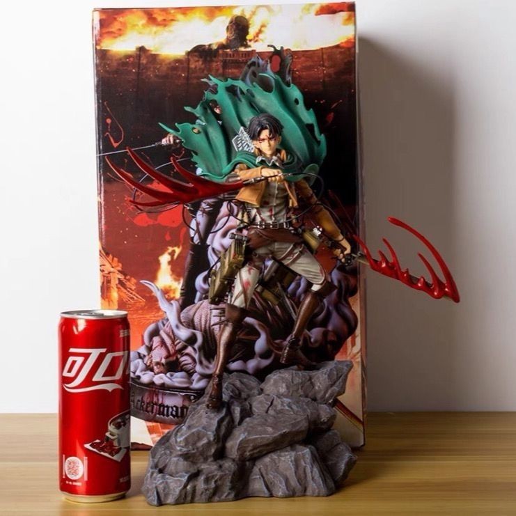 Attack on Titan GK Captain Battle รุ ่ นที ่ เสียหาย Levi Ackerman Double-Headed Carving Boxed Figure Model