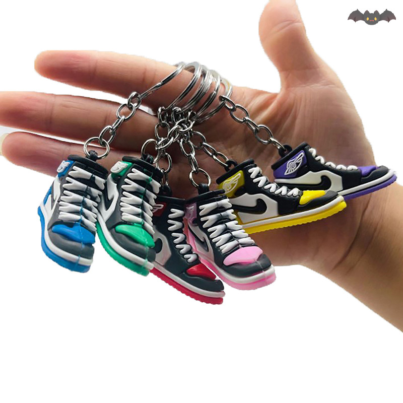 [PE] ประณีต 3D Mini รองเท้าผ้าใบพวงกุญแจรองเท้าผ้าใบแฟนของที่ระลึกพวงกุญแจโทรศัพท์มือถือจี้รุ่นประณีตตกแต่งของขวัญ TH