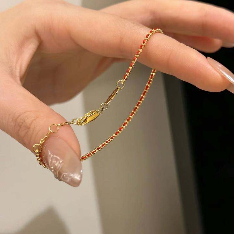 โชคดีสร้อยข้อมือเชือกสีแดงแฟชั่นทอผ้าสร้อยข้อมือระดับไฮเอนด์เครื่องประดับสร้อยข้อมือที่เรียบง่ายอุปกรณ์เสริมของขวัญขายส่ง